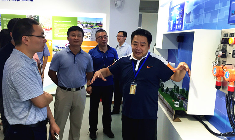 合肥市包河區領(lǐng)導來(lái)光格參觀(guān)考察